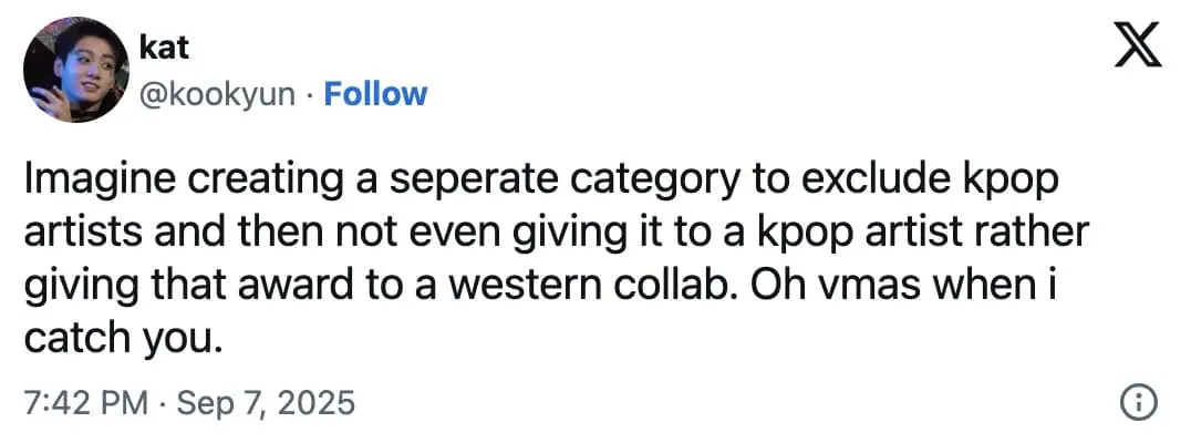Text-only tweet criticizing a separate K-pop category and its winner