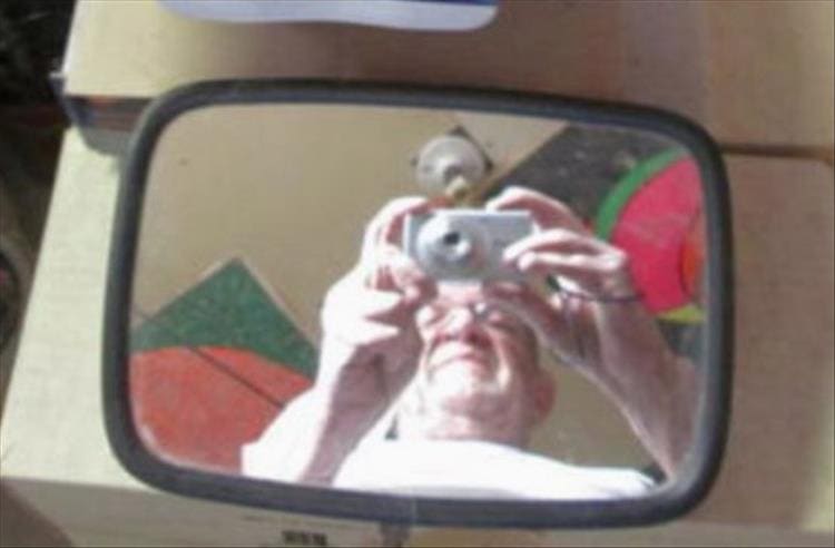 People trying to sell mirrors