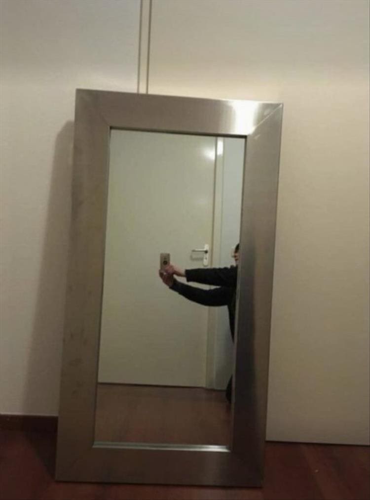 People trying to sell mirrors