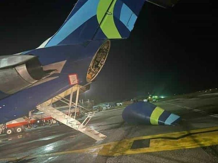 plane tail fall off