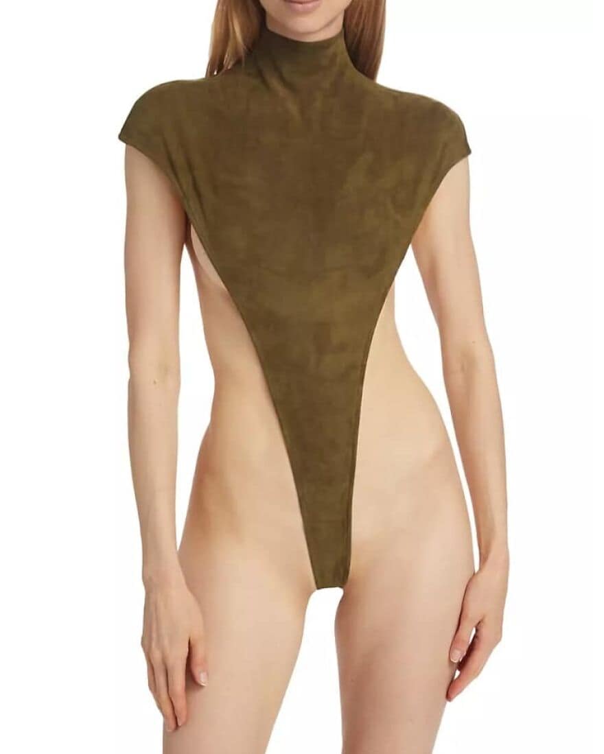 weird fashion, fashion faux pas, odd clothing choices, bizarre fashion fails, eccentric style, quirky fashion, unconventional attire, outlandish outfits