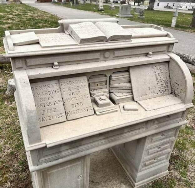 Hilarious tombstones, humorous headstones, funny cemetery inscriptions, Comic tomb etchings, witty headstone sayings, laughter-inducing epitaphs