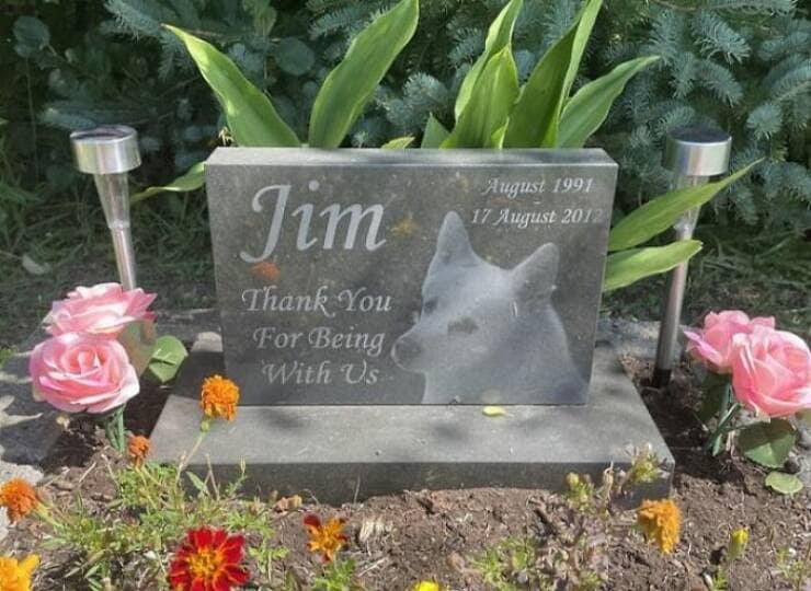 Hilarious tombstones, humorous headstones, funny cemetery inscriptions, Comic tomb etchings, witty headstone sayings, laughter-inducing epitaphs
