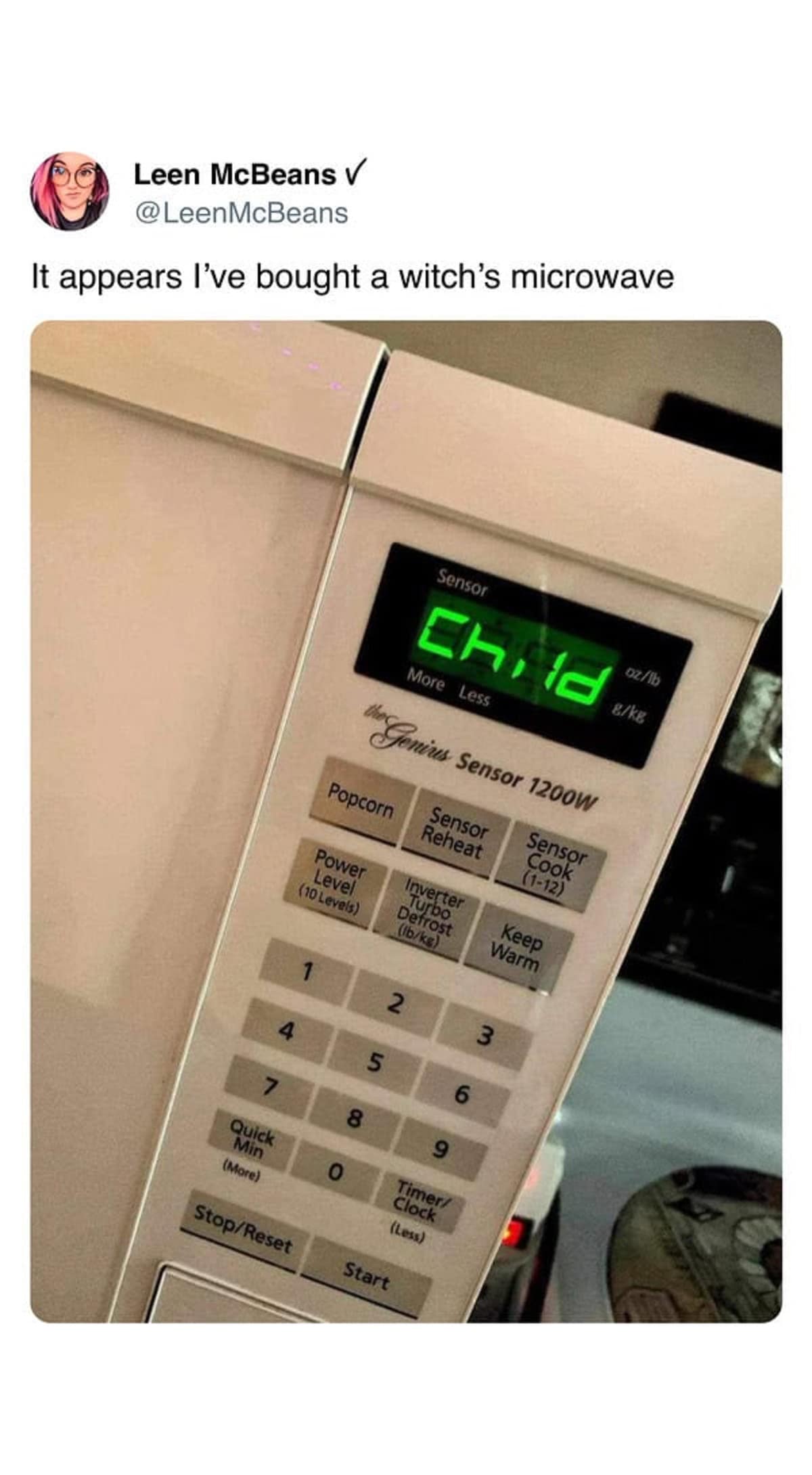 funny tweets, hilarious tweets, trending tweets, humor on Twitter, Twitter trends, side-splitting tweets, comical tweets, witty Twitter posts