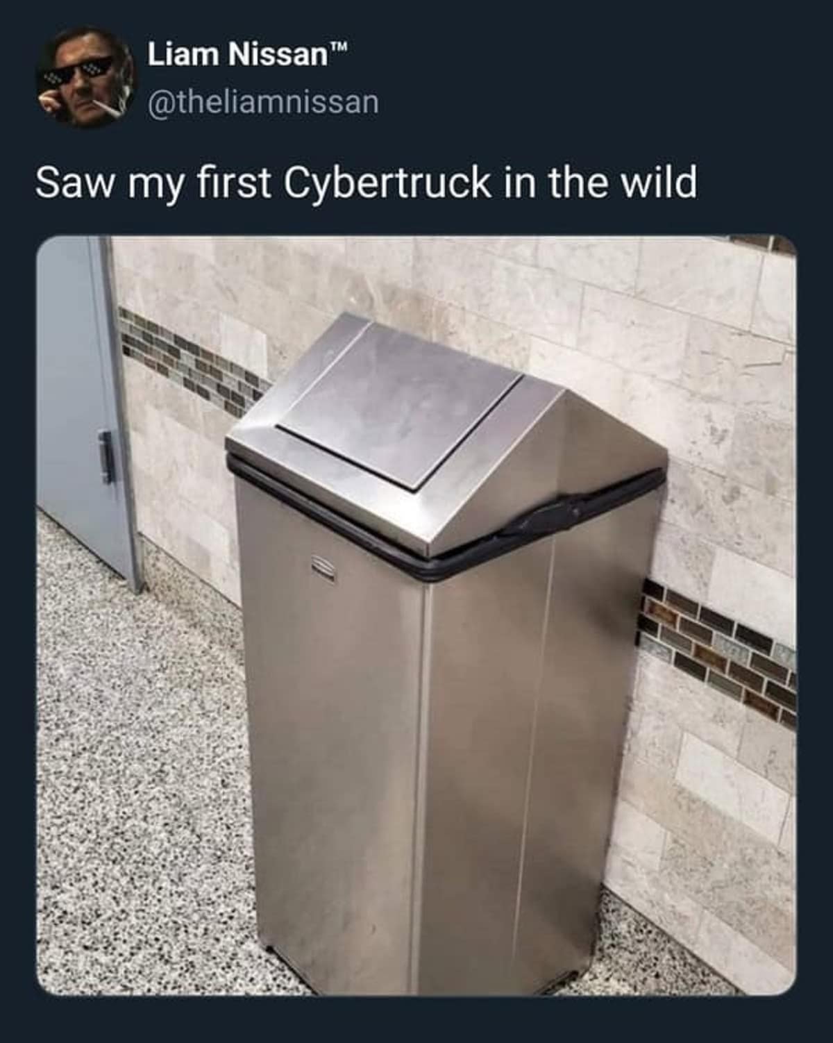 funny tweets, hilarious tweets, trending tweets, humor on Twitter, Twitter trends, side-splitting tweets, comical tweets, witty Twitter posts