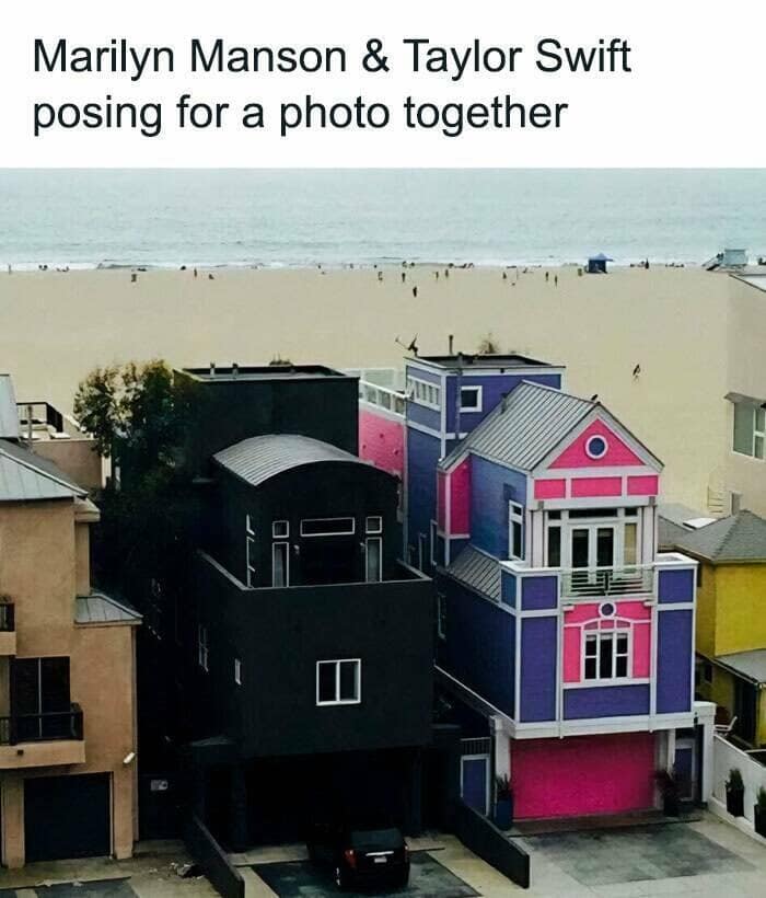 Marilyn Manson & Taylor Swift posing for a photo together