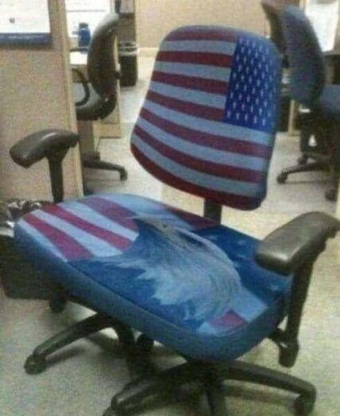 39 of the Weirdest Computer Setups People Apparently Use