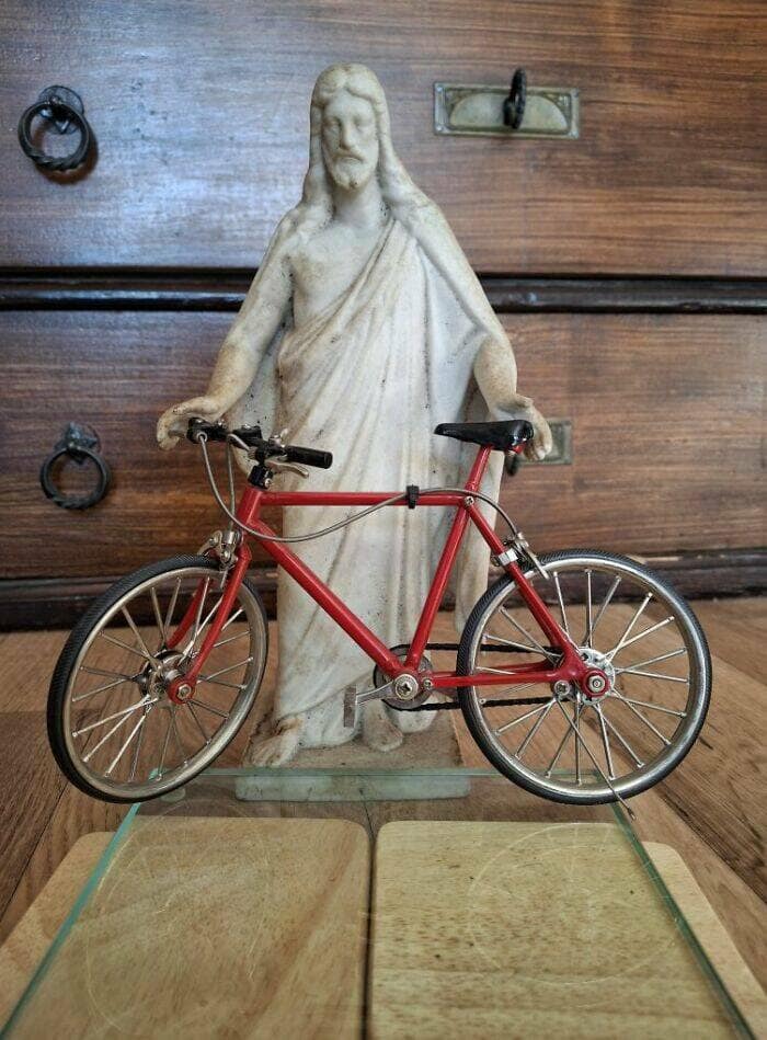 best thrift store finds, vintage clothing, secondhand stores, bargain shopping, thrifted treasures, consignment shops, pre-loved clothes