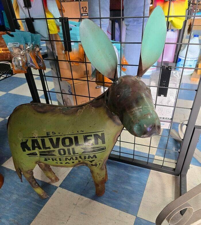 best thrift store finds, vintage clothing, secondhand stores, bargain shopping, thrifted treasures, consignment shops, pre-loved clothes