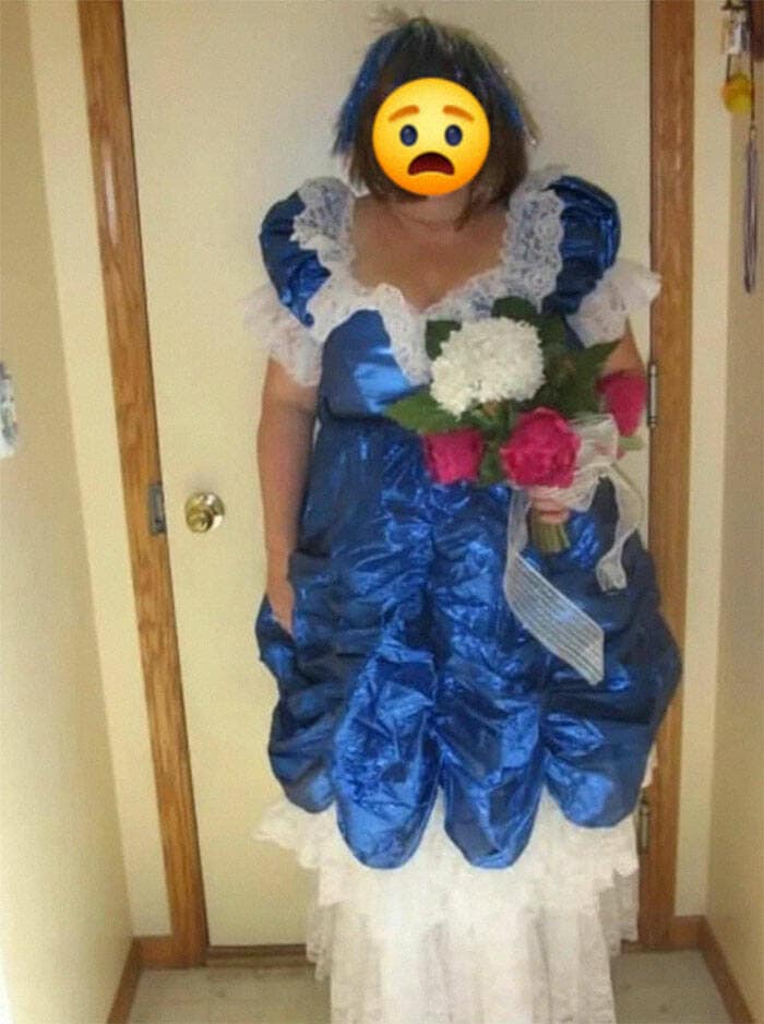 fashion faux pas, weird clothing, style blunders, wardrobe malfunctions, fashion mistakes, fashion fails, style fails, outfit fails clothing mishaps, outfit mishaps, style mishaps