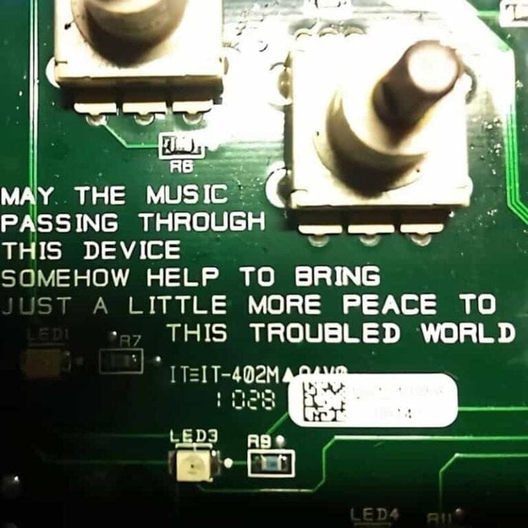 27 Hidden Circuit Board Messages That Prove Techies Can’t Resist Easter ...