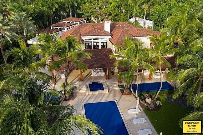 diddy mansion raid photos, Diddy trial memes, celebrity scandal memes, celebrity raid photos, diddy baby oil meme, baby oil memes, rapper mansion raid, celebrity legal troubles, celebrity home raids