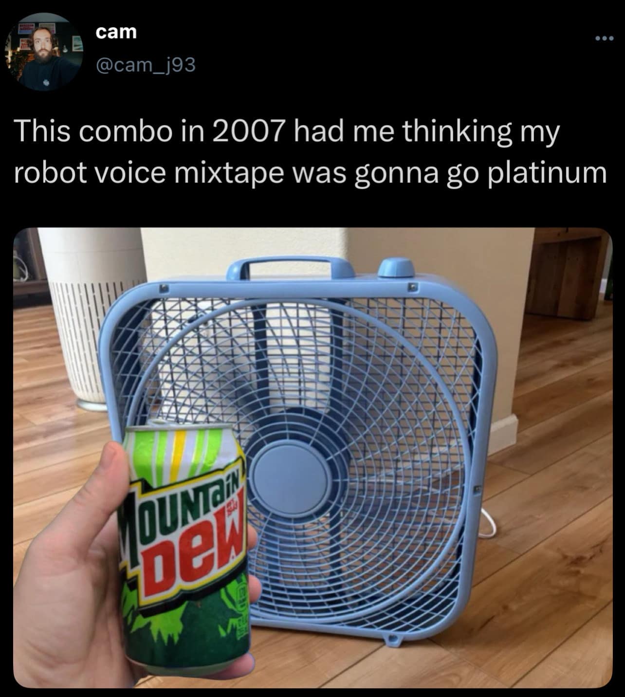 A funny pic showing a nostalgic meme about making robot voices with a fan in 2007.