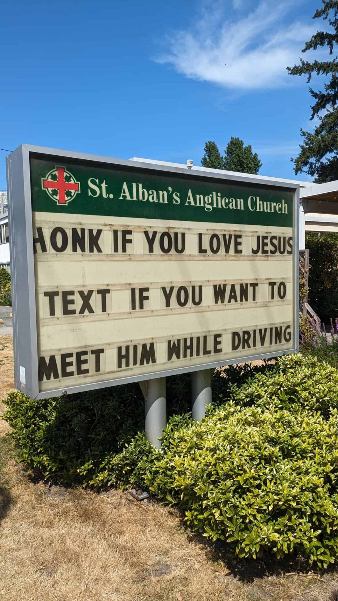 35 Funny Signs Spotted and Snapped In The Wild