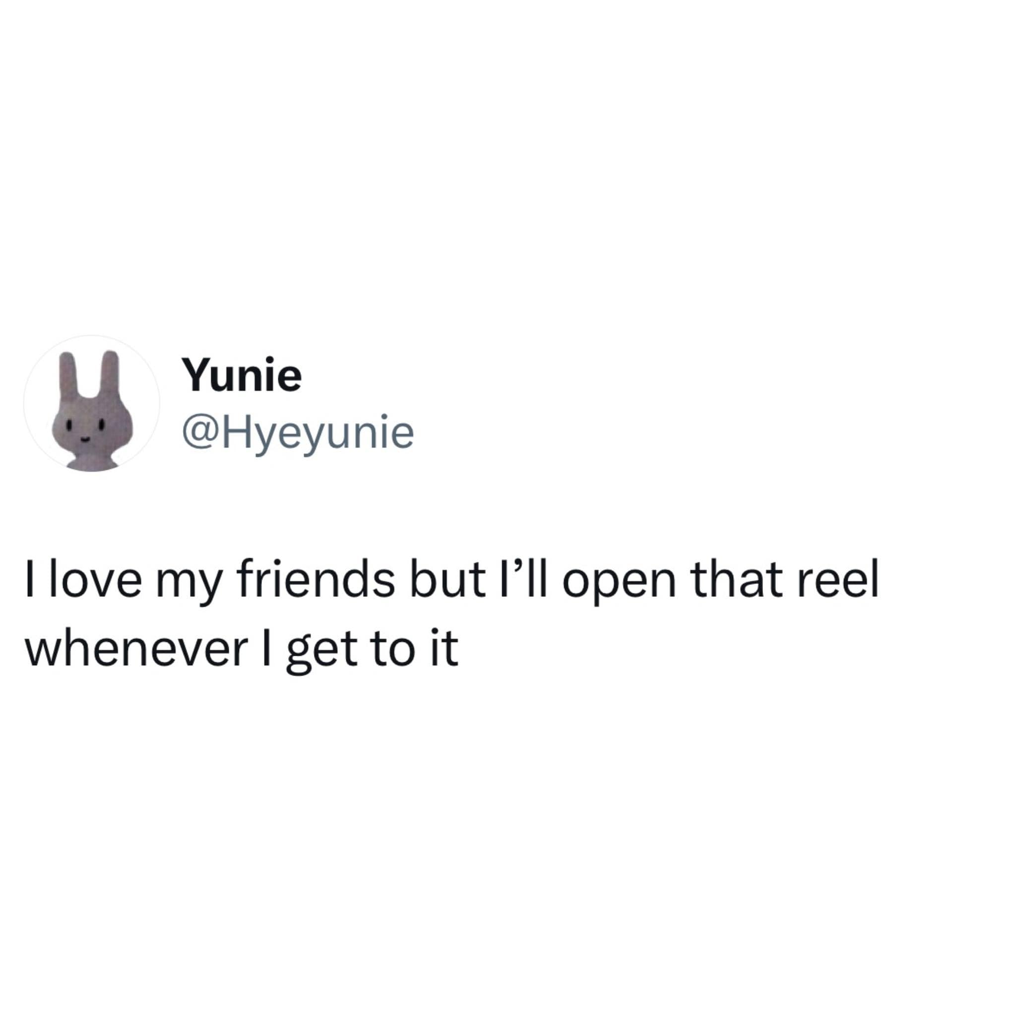 A viral tweet about delaying opening Instagram reels sent by friends.