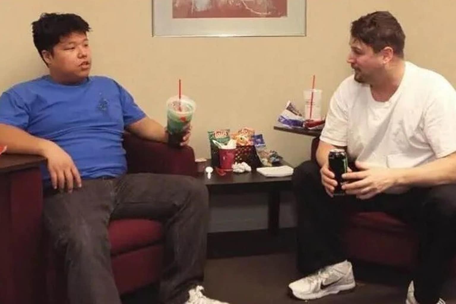 This full 20-image gallery highlights the absolute best memes on the internet, from a classic meme about a scam text by John Age of Empire to a fake news headline about diplomatic schlubs and a musician stubbornly refusing to remove lutes from their trap beat.