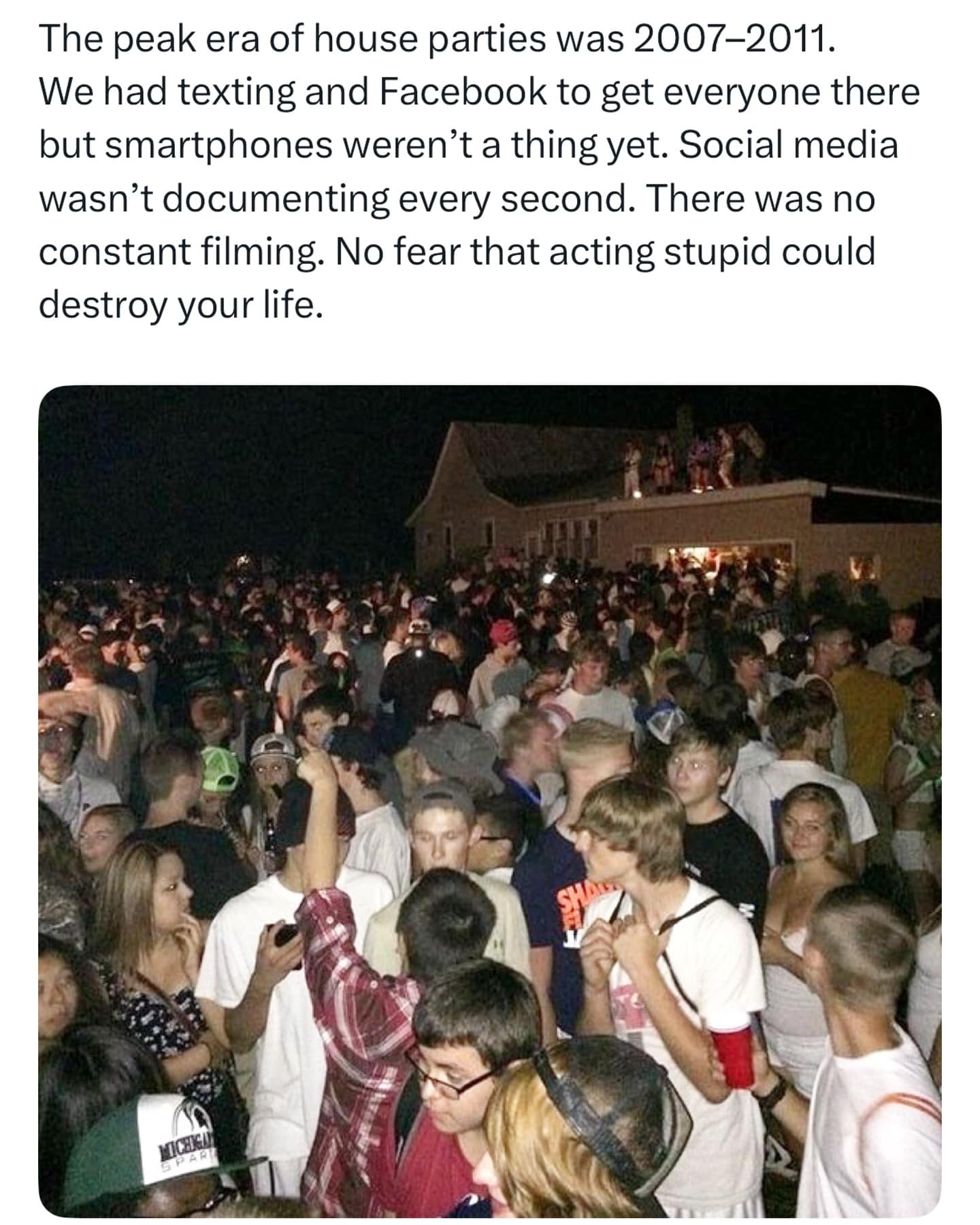 A nostalgic millennial funny meme showing a massive, crowded house party from the late 2000s, explaining that it was the peak era of partying because people had phones to organize the event but no social media to permanently document every stupid mistake.