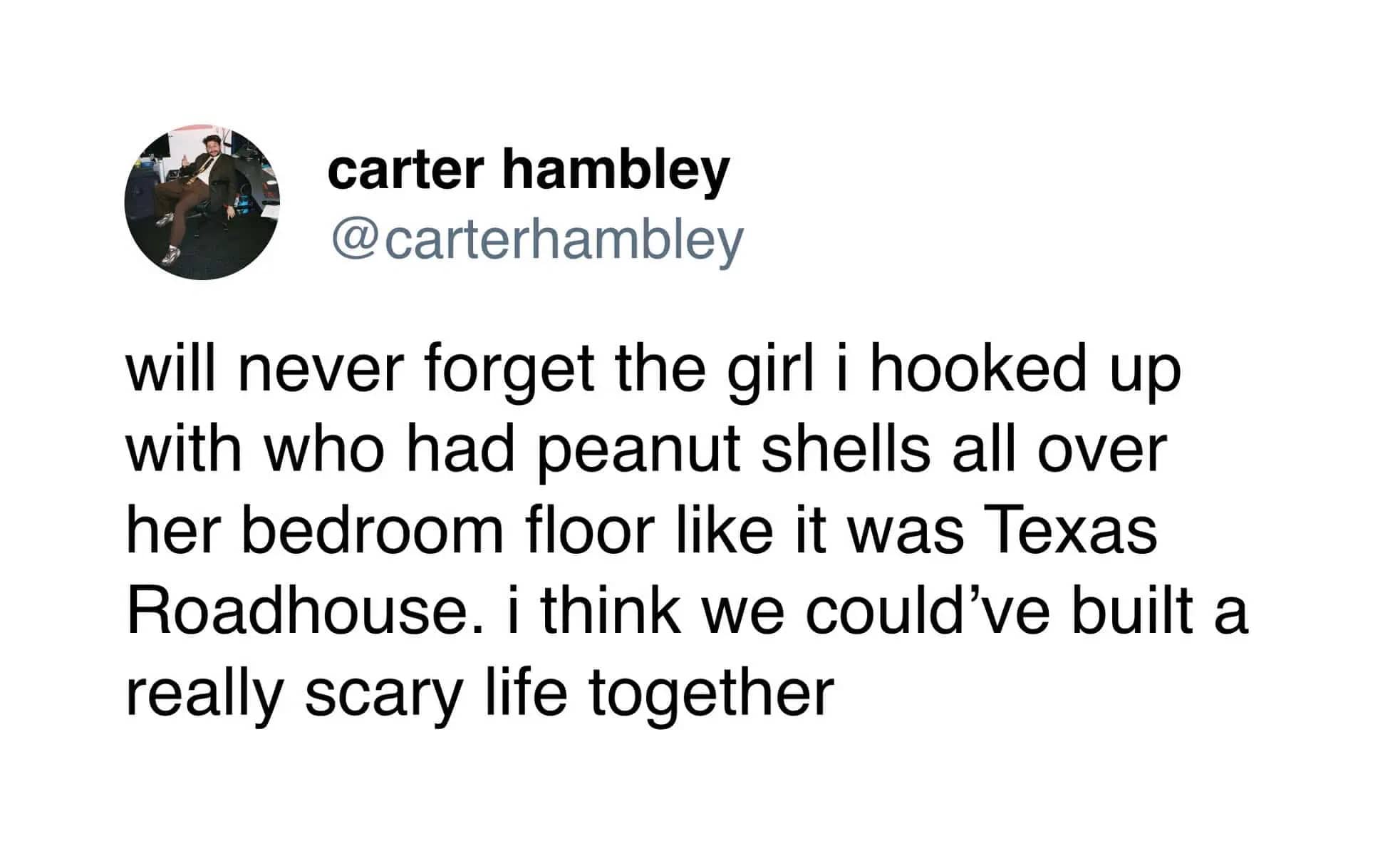 Twitter post humorously describing a date's bedroom floor covered in peanut shells like a Texas Roadhouse.